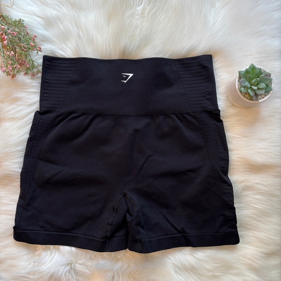 Gymshark Black Energy Seamless Shorts - Picture 3 of 4